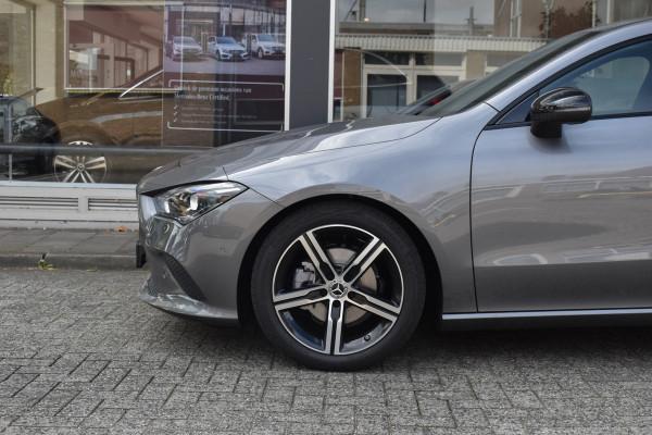 Mercedes-Benz CLA-Klasse Shooting Brake 180 Luxury-Line | Achteruitrijcamera | Stoelverwarming | Night-Pakket |