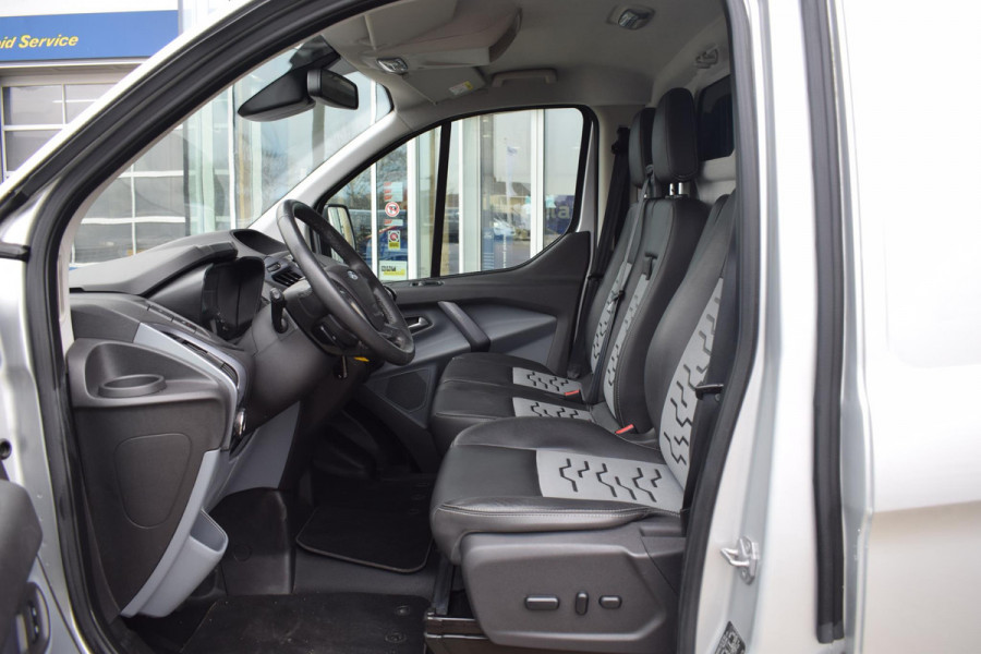 Ford Transit Custom 2.2 TDCI 155 pk! L2H1 Champions Edition Trekhaak | Cruise Control | Camera | Airco | Lederen Bekleding |