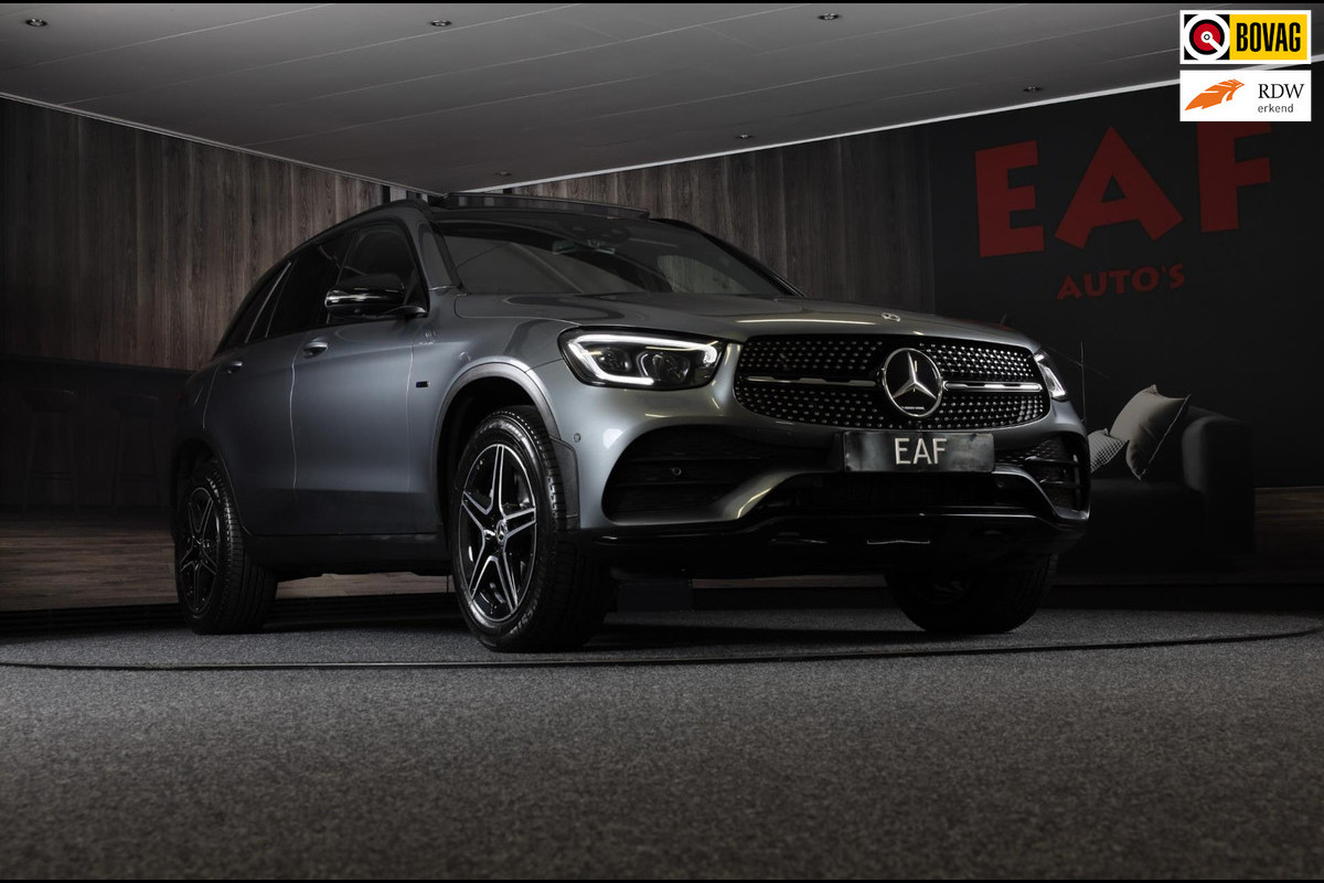 Mercedes-Benz GLC 300e 4MATIC AMG / Digital Cockpit / 360 Camera / Burmester / Panoramadak / Acc / Lane Assist / Led