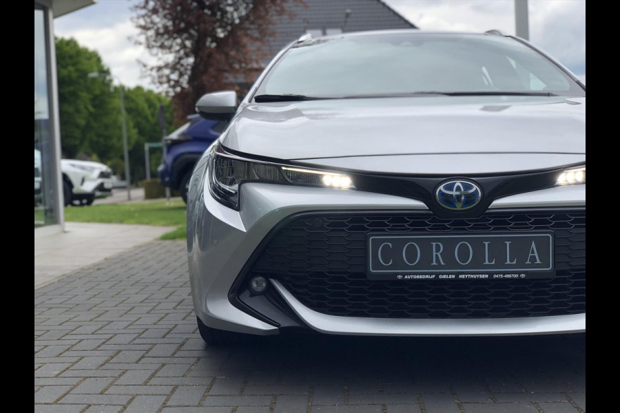 Toyota Corolla Touring Sports 1.8 Hybrid Dynamic | Navigatie, Parkeersensoren, Keyless, Licht + Regensensor, Apple CarPlay/Android Auto