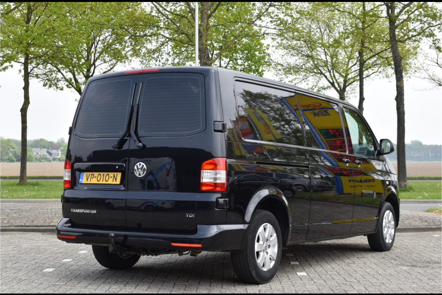 Volkswagen Transporter 2.0TDi 140pk L2H1 Trendline / Airco / Navi / Trekhaak / PDC voor & achter / Cruise control