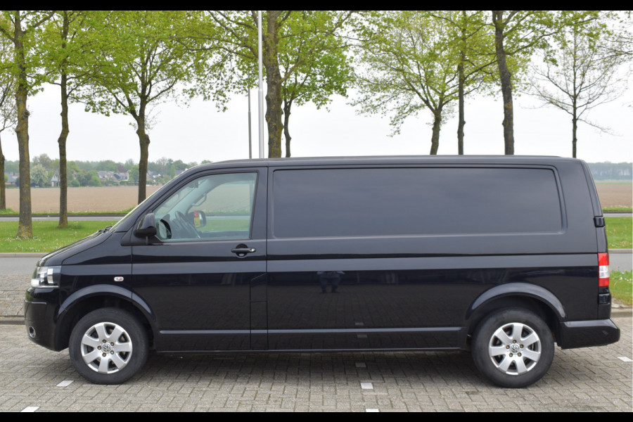 Volkswagen Transporter 2.0TDi 140pk L2H1 Trendline / Airco / Navi / Trekhaak / PDC voor & achter / Cruise control