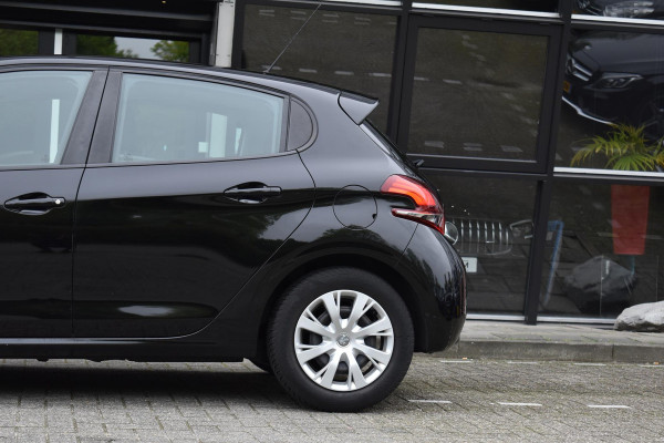 Peugeot 208 1.2 PureTech Active Cruise PDC Carplay Navi