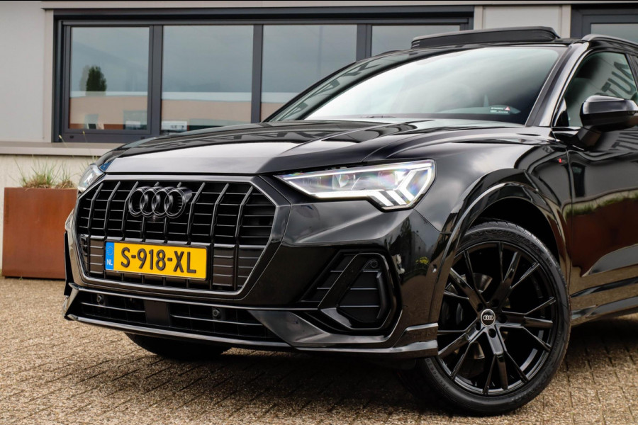 Audi Q3 35 TFSI 1.5 TFSI S Line Pro Line S 150pk S-Tronic 1e|Panoramadak|Virtual Cockpit|LED Matrix|Lederen sportstoelen|Black|360