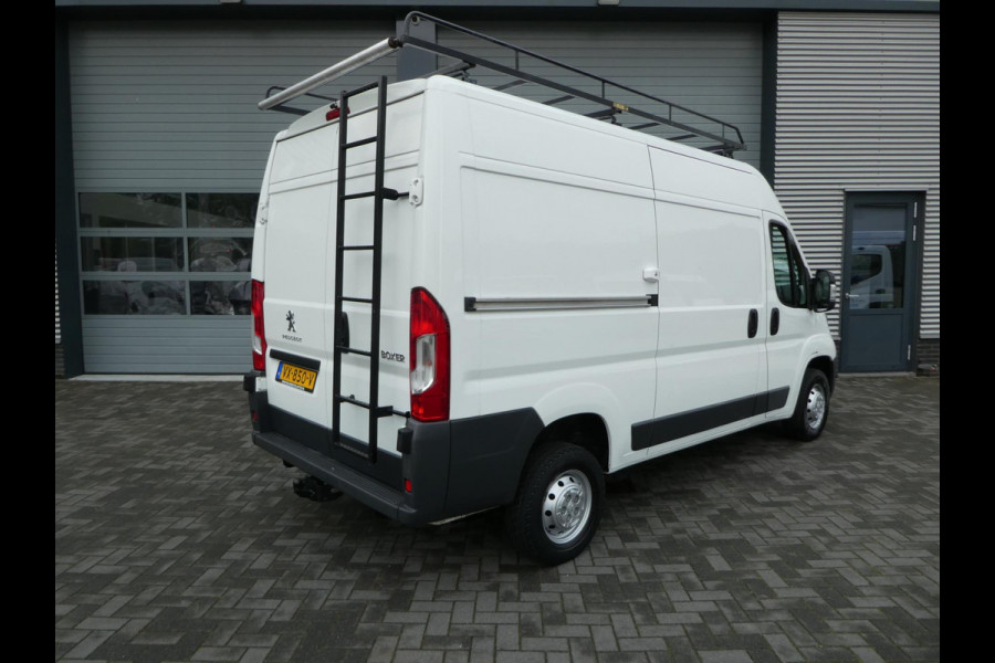 Peugeot Boxer 333 2.2 HDI L2H2 airco ,trekhaak, impiriaal ,3 zits