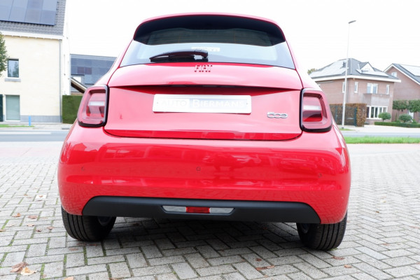 Fiat 500 E RED by RED 24 kWh Fabrieksgarantie Rijklaarprijs!