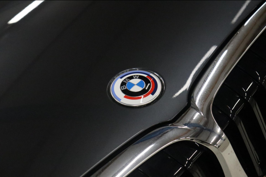BMW 3-serie 330e xDrive M-Sport [STUUR/STOEL VERW. CAMERA, M-STUUR, ELEK STOEL., LEDER/ALCANTARA, APPLE CAR, M-VELG, NIEUWSTAAT]