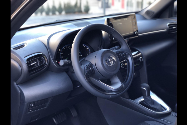 Toyota Yaris Cross 1.5 Hybrid Dynamic | Apple CarPlay/Android Auto, 17inch, Privacy Glass, Keyless, Parkeercamera