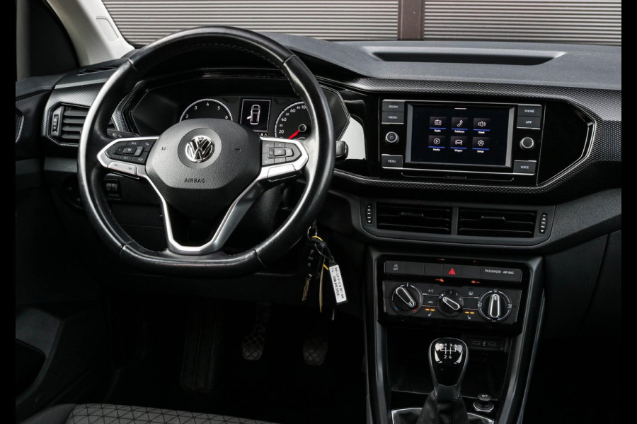 Volkswagen T-Cross 1.0 TSI Life - Stoelverwarming - Parkeersensoren - 95pk
