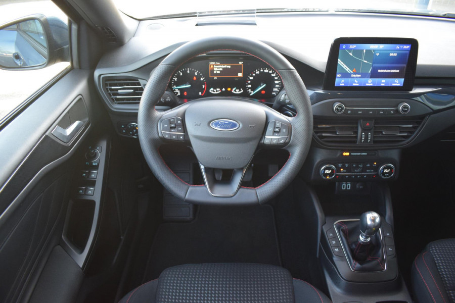 Ford Focus 1.0 EcoBoost ST Line Business 125pk | Cruise Control | Climate Control | Stuur + Stoelverwarming | Navigatie |