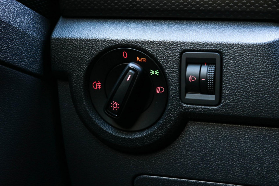 Volkswagen T-Cross 1.0 TSI Life - Parkeersensoren - Stoelverwarming - Bluetooth