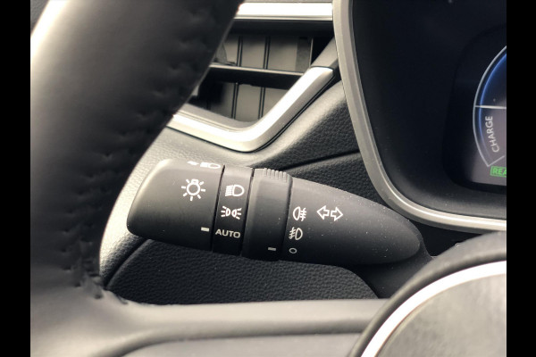 Toyota Corolla Cross 2.0 Hybrid First Edition | Parelmoer wit, Navigatie, Dodehoekherkenning, Parkeersensoren, Stoel + Stuurverwarming