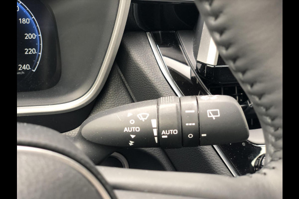 Toyota Corolla Cross 2.0 Hybrid First Edition | Parelmoer wit, Navigatie, Dodehoekherkenning, Parkeersensoren, Stoel + Stuurverwarming