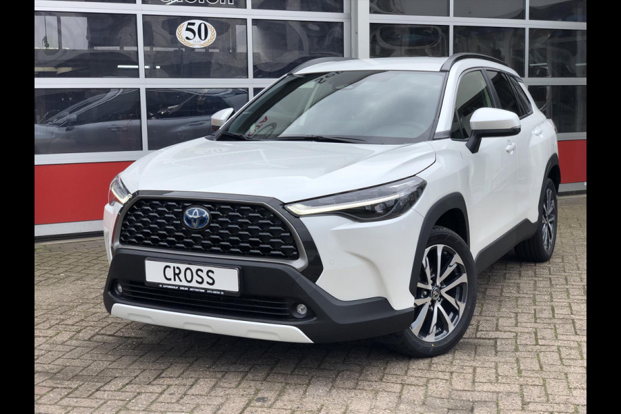 Toyota Corolla Cross 2.0 Hybrid First Edition | Parelmoer wit, Navigatie, Dodehoekherkenning, Parkeersensoren, Stoel + Stuurverwarming