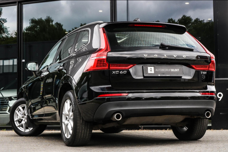 Volvo XC60 2.0 T8 Twin Engine AWD - Trekhaak - Pano - Standkachel