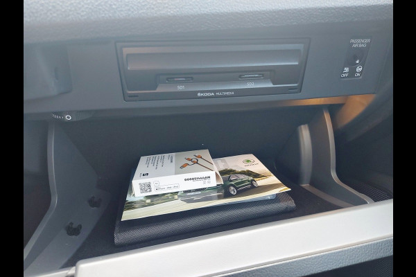 Škoda Superb Combi 1.5 TSI ACT Business Edition Automaat, airco,trekhaak,cruise,stoelverwarming,parkeersensoren,navigatie,achteruitrijcamera,