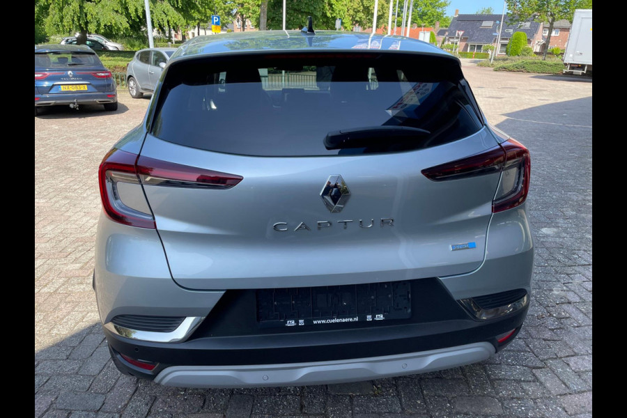 Renault Captur 1.6 E-Tech Plug-in Hybrid 160 Intens Groot Navi / P-sensor & camera / Clima / Full LED