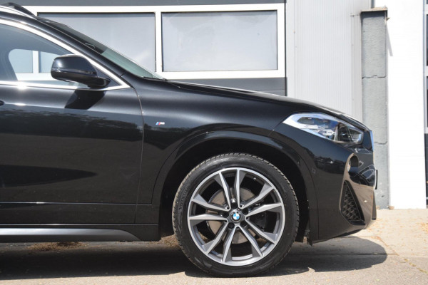 BMW X2 SDrive18i M Sport LEER / PANORAMA / NAVI / CRUISE / PDC VOOR + ACHTER