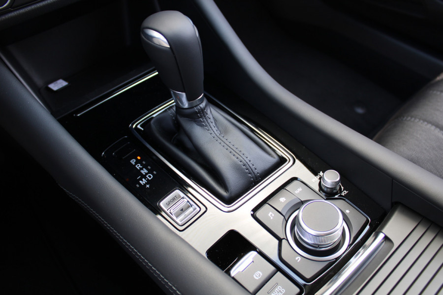 Mazda 6 Sportbreak 2.0 SkyActiv-G 6AT 165PK Centre-Line | BTW Auto | Navi | 17" LM | Airco | Cruise | Head-up display | Automaat |