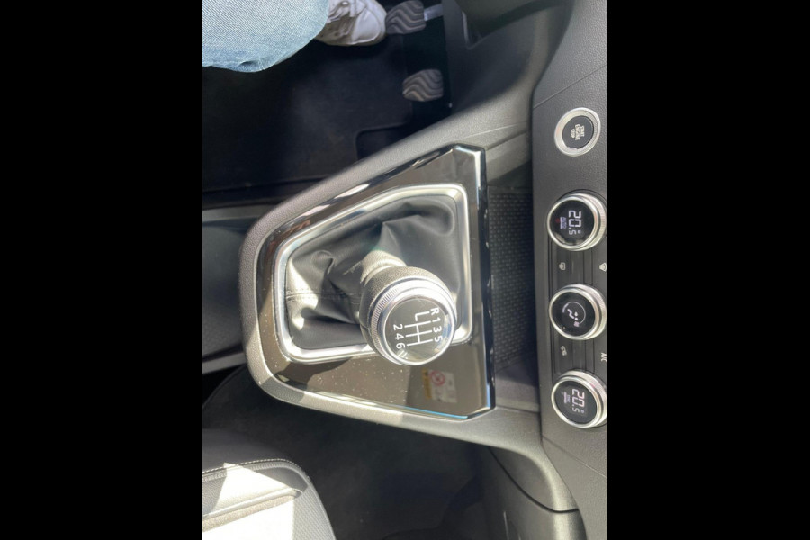 Renault Kangoo TCe 100 Techno LM velgen / Carplay / Andoid auto / P-sensoren / Clima