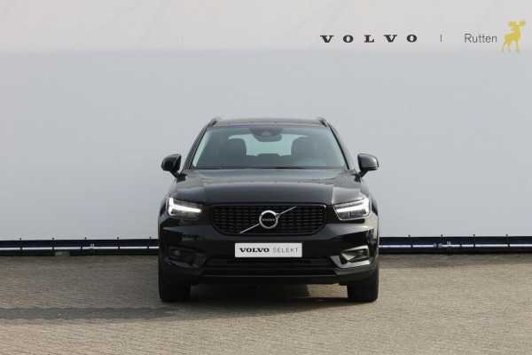 Volvo XC40 T4 211PK Automaat Recharge R-Design Expression Navigatie / Standkachel / 18" lichtmetalen velgen / Cruise Control / Climate Control / Keyless Entry /