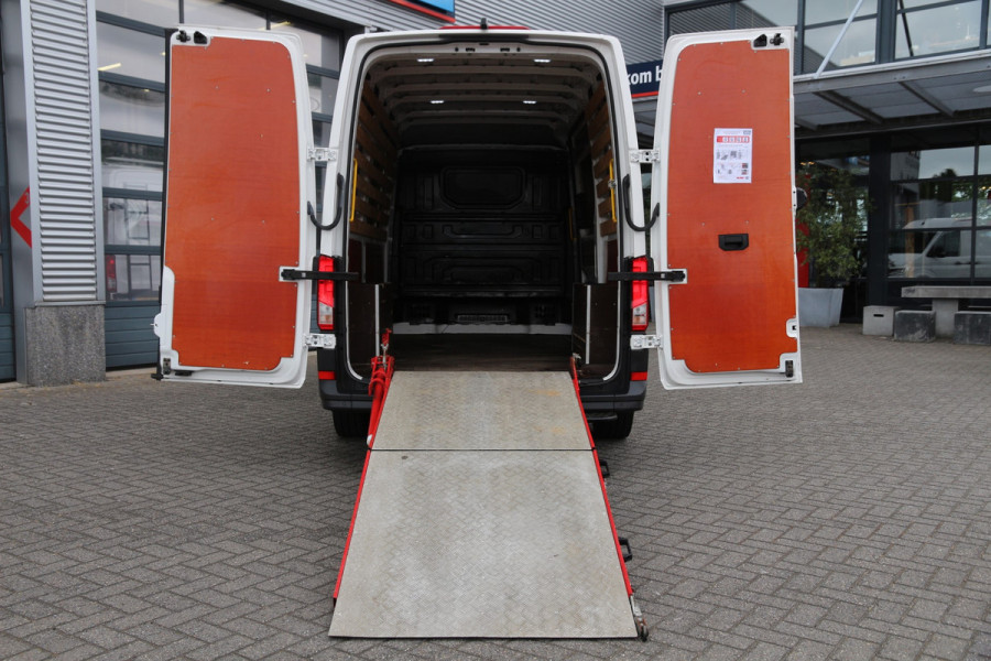 Volkswagen Crafter 35 2.0 TDI 140 | L2H2 | LED | Oprijplaat | Navi | Camera | Airco..