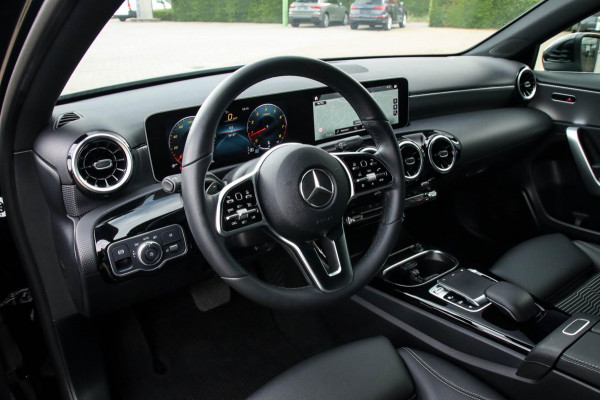 Mercedes-Benz A-Klasse 200 Launch Sport Edition AMG 7G Automaat 163pk Dealer|Widescreen|LED|Leder|NAVI|Lane|Carbon|18inch|Trekhaak