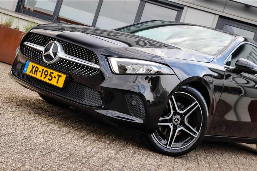 Mercedes-Benz A-Klasse 200 Launch Sport Edition AMG 7G Automaat 163pk Dealer|Widescreen|LED|Leder|NAVI|Lane|Carbon|18inch|Trekhaak