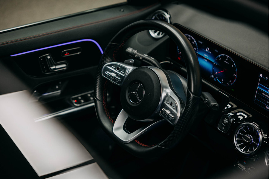 Mercedes-Benz GLA 180 d Business Solution AMG Rijk uitgeruste GLA AMG 180D