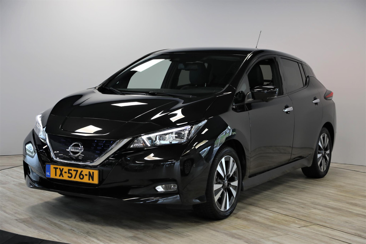 Nissan Leaf Tekna 40 kWh | Dealer onderhouden | Navi | Leder-alcantara.