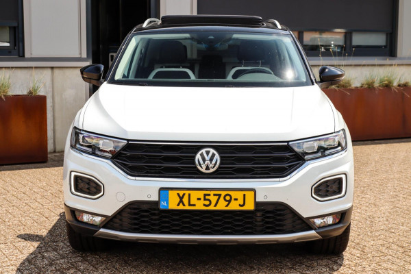 Volkswagen T-Roc 1.5 TSI Sport Business R 150pk DSG! 1e|NL|DLR|Panoramadak|Virtual Cockpit|LED Plus|NAVI|ACC|Lane|Camera|Trekhaak