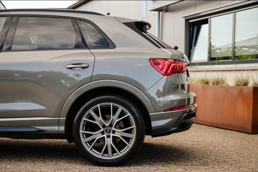 Audi Q3 35 TFSI 1.5 TFSI S Line Pro Line S 150pk S-Tronic 1e Eig|Panoramadak|Virtual Cockpit|LED Matrix|Leder|ACC|B&O|20inch|Black