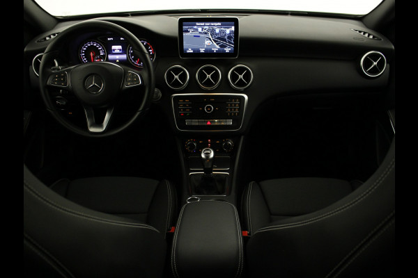 Mercedes-Benz A-Klasse 180 Airconditioning | Navigatie | Cruisecontrole | Led koplampen | Keyles go | Nu tijdelijk te financiëren tegen 3,90% rente (actie loopt t/m 15-5-2020)