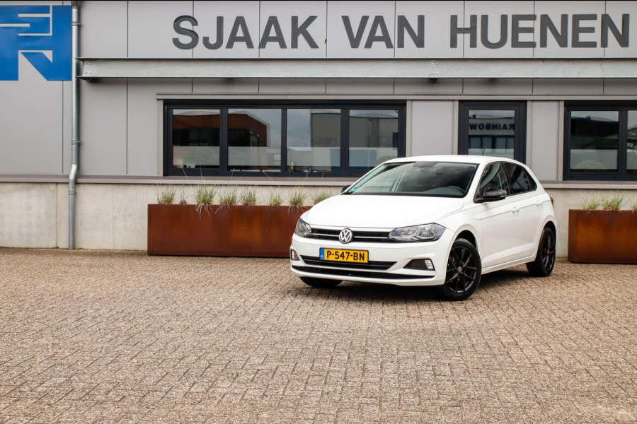 Volkswagen Polo 1.0 MPI Trendline 65pk! 2e|Dealer|Airconditioning|LED Dagrijverlichting|Radio-/CD/USB|Bluetooth|Black Pack|16inch