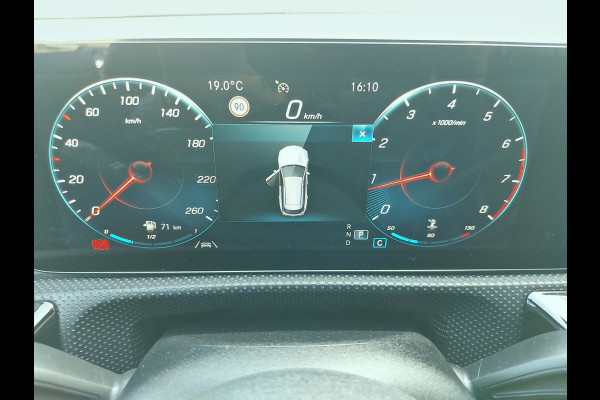 Mercedes-Benz CLA-Klasse Shooting Brake Automaat, 180 Luxury Line Virtueel, Navigatie,panoramadak,airco,cruise,parkeersensoren,stoelverwarming,