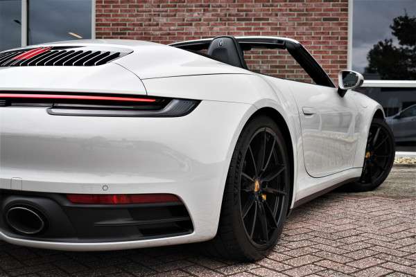 Porsche 911 Cabriolet 3.0 Carrera 4S 450pk Ceramic | Kreide | Chrono | Sportuitlaat | Bose