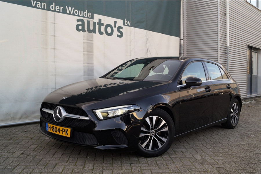 Mercedes-Benz A-Klasse 180d Premium Style -LED-NAVI-ECC-PDC-CAM-