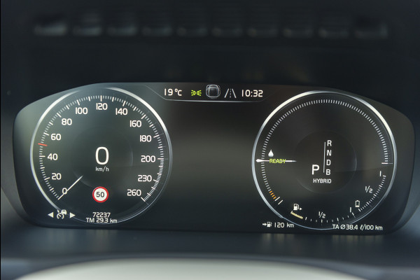 Volvo XC90 T8 7pers. AWD Aut. Intellisafe Leder Panoramadak Stoelverwarming 390pk