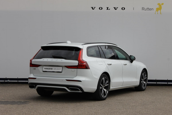 Volvo V60 T6 340PK Automaat Recharge AWD R-Design Panoramisch schuif-kanteldak / Adaptive Cruise Control / Trekhaak / Head-up display / Apple Carplay / DAB+