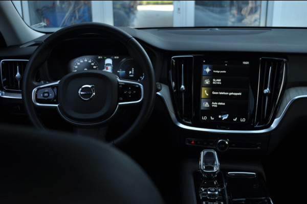 Volvo V60 T6 340PK Automaat Recharge AWD Inscription / Adaptieve cruise/ BLIS/ Adaptieve koplampen/ Elektrische stoel/ Parkeersensoren met camera/ Elektrische achterklep/ Apple CarPlay/ On call