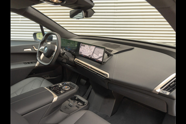 BMW iX xDrive40 Essence - Stoelventilatie - Harman Kardon - Driving Ass Prof