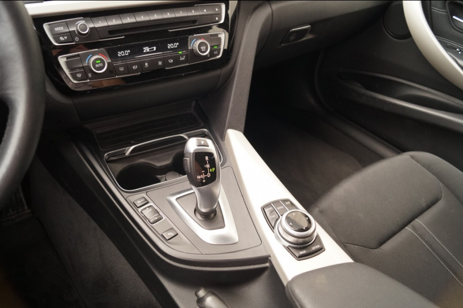 BMW 3 Serie Touring 318i Automaat Executive -LED-ECC-PDC-NAVI-