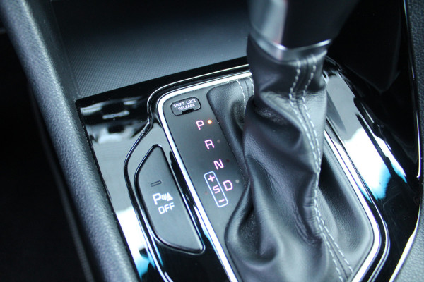 Kia Niro 1.6 GDi Hybrid First Edition | Airco | Navi | Camera | Cruise | 16'' LM |