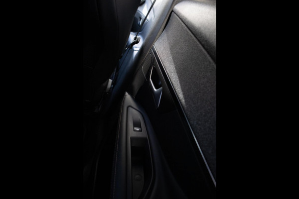 Peugeot 3008 1.5 BlueHDi GT Line Automaat Panoramadak Leder