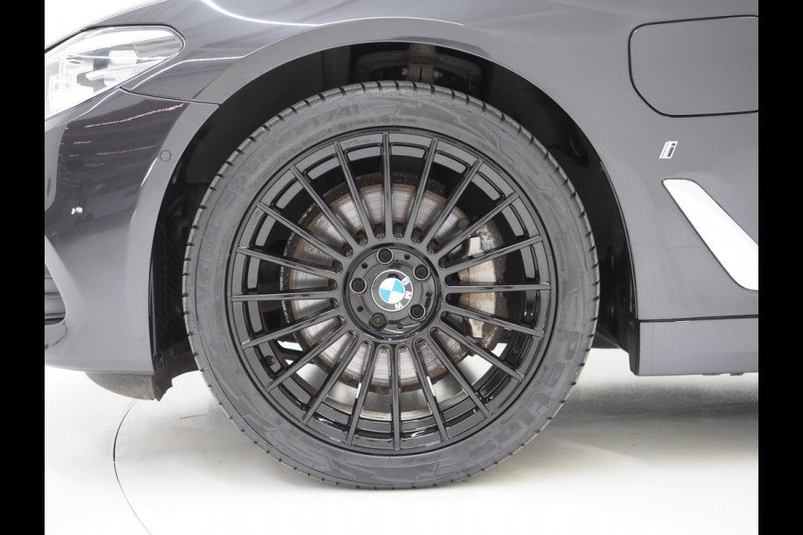 BMW 5 Serie 530e iPerformance High Executive | Panoramadak | Keyless | Leder | Camera