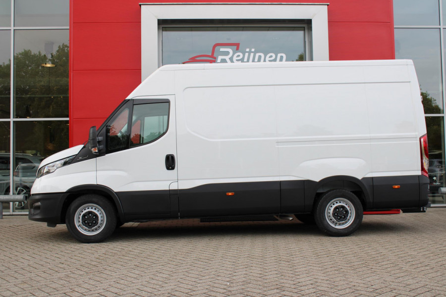 Iveco Daily 35S14V 2.3 138PK 352L H3 | ACHTERUITRIJ CAMERA | CRUISE CONTROL | AIRCO | TREKHAAK | NAVIGATIE | APPLE CARPLAY/ANDROID AUTO | COMFORT STOEL | DAB+ RADIO |