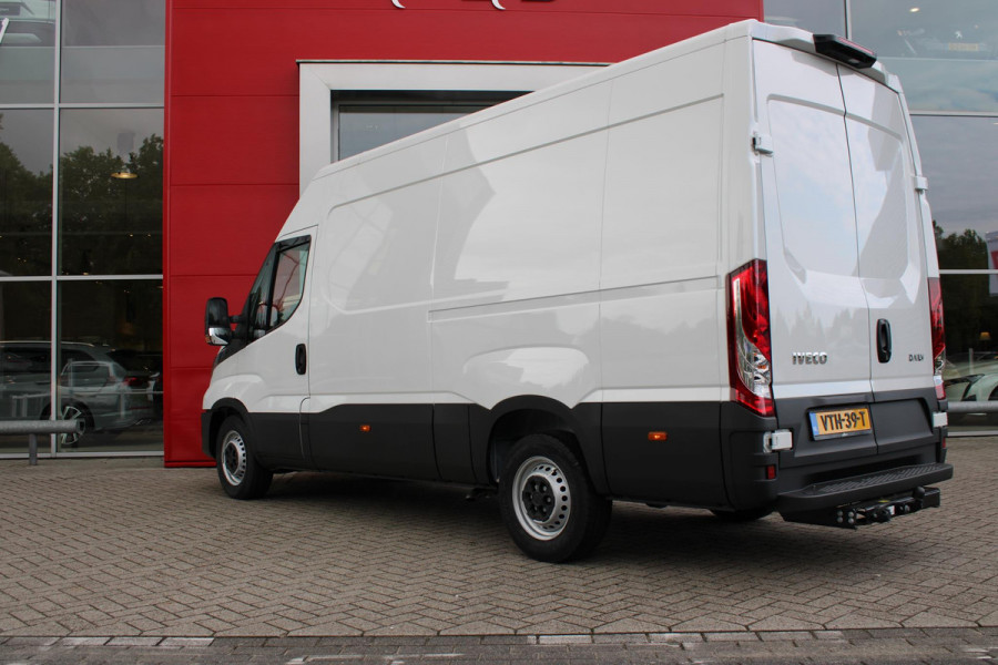 Iveco Daily 35S14V 2.3 138PK 352L H3 | ACHTERUITRIJ CAMERA | CRUISE CONTROL | AIRCO | TREKHAAK | NAVIGATIE | APPLE CARPLAY/ANDROID AUTO | COMFORT STOEL | DAB+ RADIO |