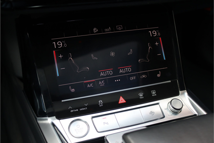 Audi e-tron e-tron 50 Quattro Launch edition plus 71 kWh | 24.500,- netto ex | Luchtvering | Panoramadak | Leder | Memory | Adaptieve Cruise Control | Standkachel | MMI Navigation Plus | DAB | Hulppakket Tour | Stoelverwarming | LED |