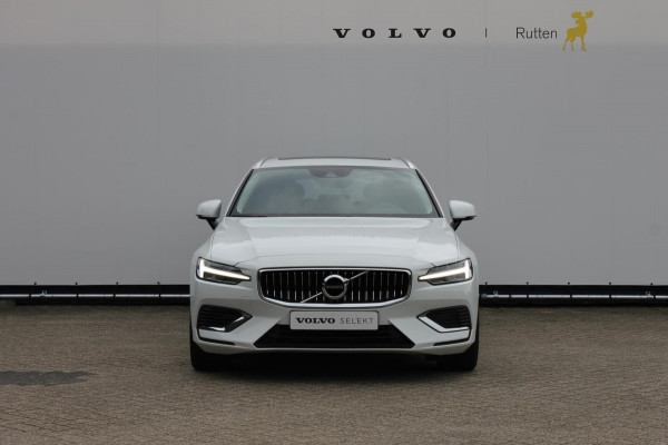 Volvo V60 T6 340PK Automaat Recharge AWD Inscription Cruise Control / Panoramisch schuif-kanteldak / 18" lichtmetalen velgen / Road Sign Information / Apple CArplay