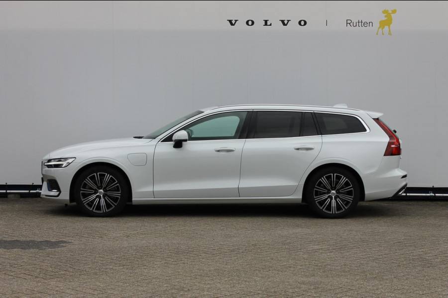 Volvo V60 T6 340PK Automaat Recharge AWD Inscription Cruise Control / Panoramisch schuif-kanteldak / 18" lichtmetalen velgen / Road Sign Information / Apple CArplay